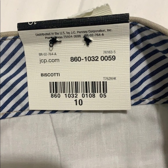 Size 10 Kaki shorts - Picture 3 of 4